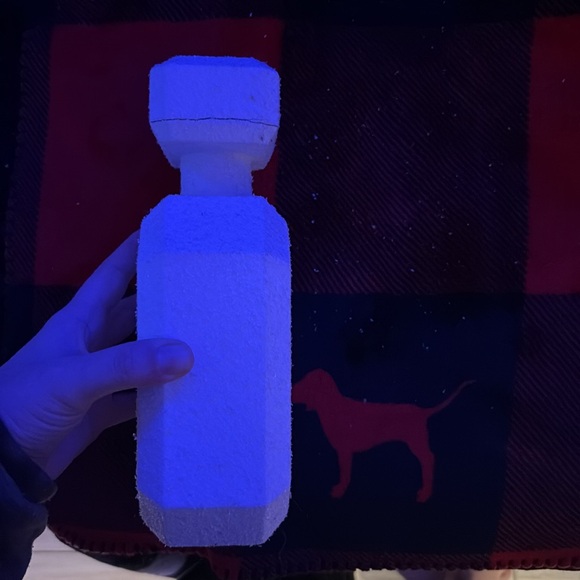 HTF VICTORIAS SECRET BOMBSHELL WINTER RARE DISPLAY PERFUME BOTTLE FLAWED - Picture 5 of 6